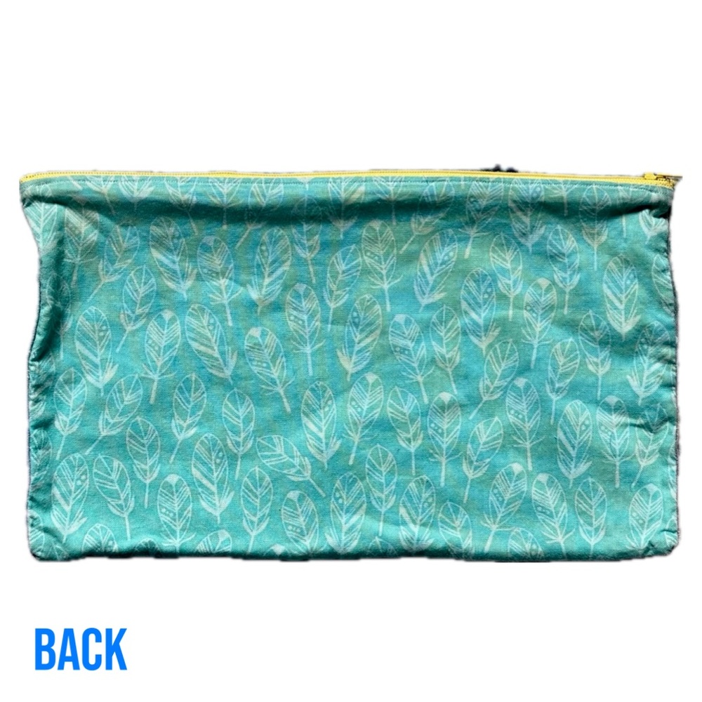 Large Harry Potter Zipper “Bag of Requirement” - Picture 2 of 5
